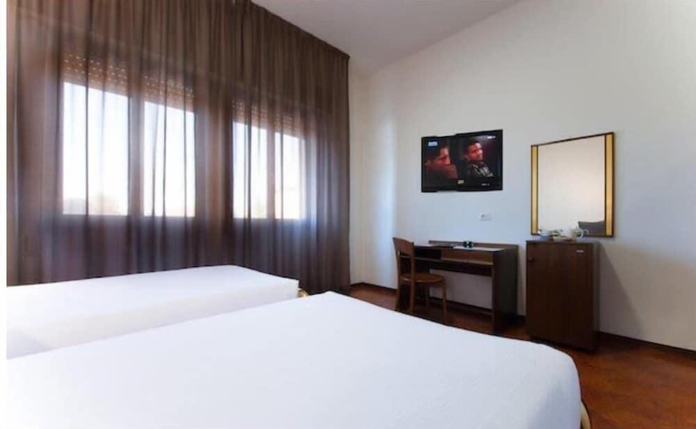 Cdh Hotel Modena Ngoại thất bức ảnh